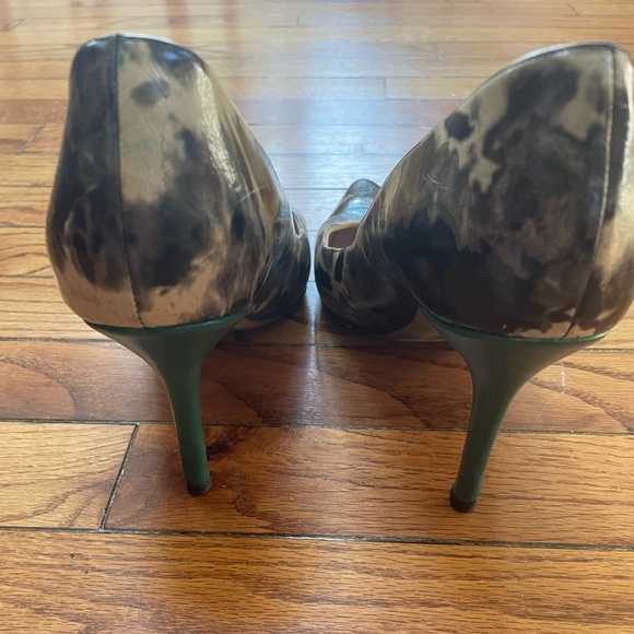 Jimmy Choo Tie Dye Patent Smoke Marble Green Heels, size 41 - Picture 7 of 12